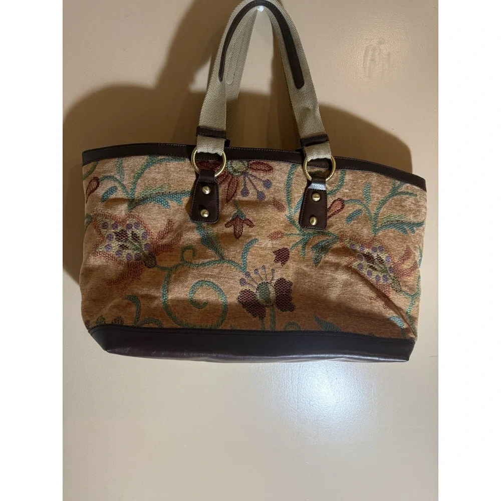 VTG Tommy Hilfiger Floral Tapestry Studded Weekender Bag Magnetic Snap Closure